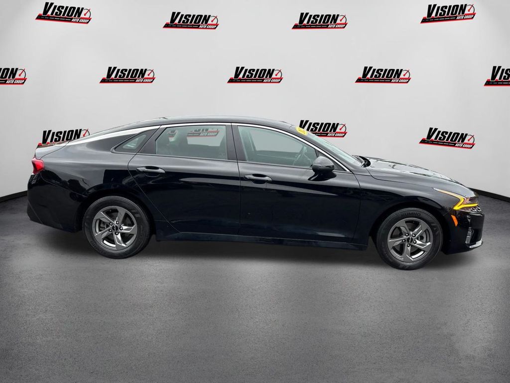 2022 Kia K5 LXS photo 4