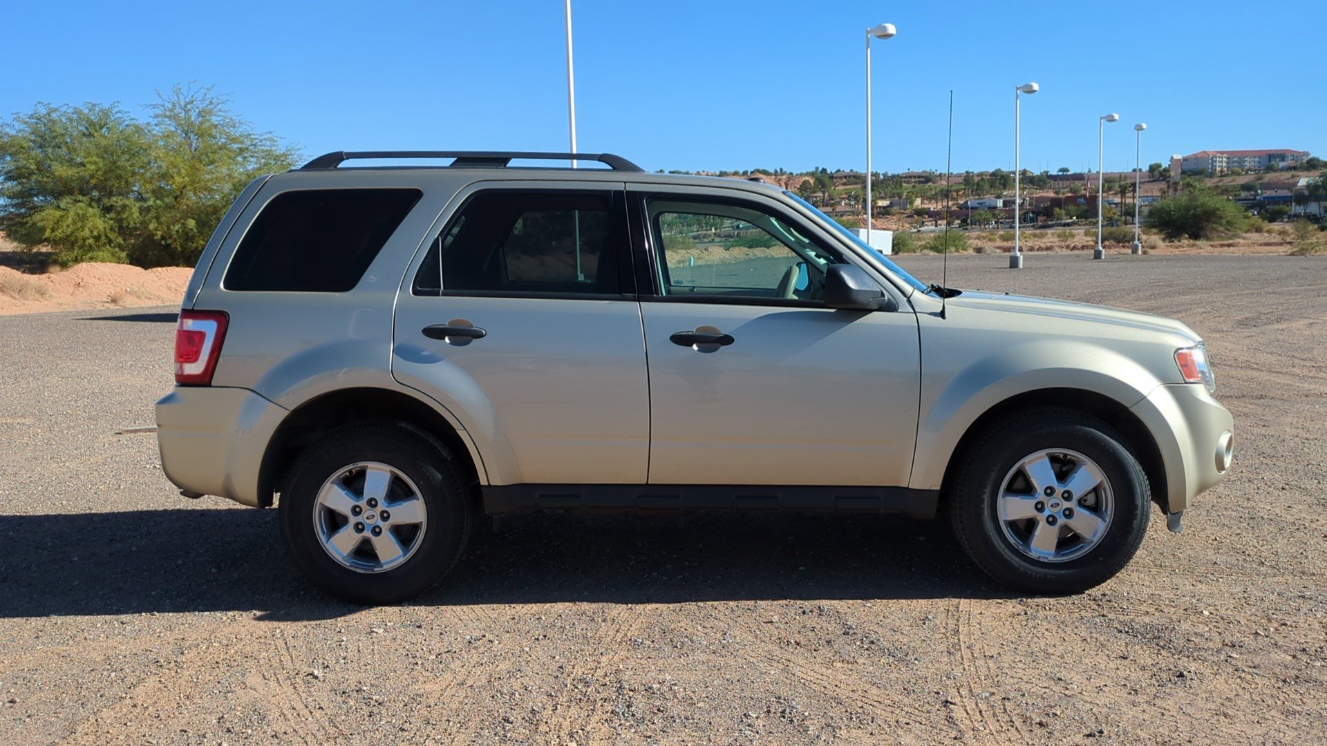 Used 2010 Ford Escape XLT with VIN 1FMCU0D72AKB41209 for sale in Mesquite, NV