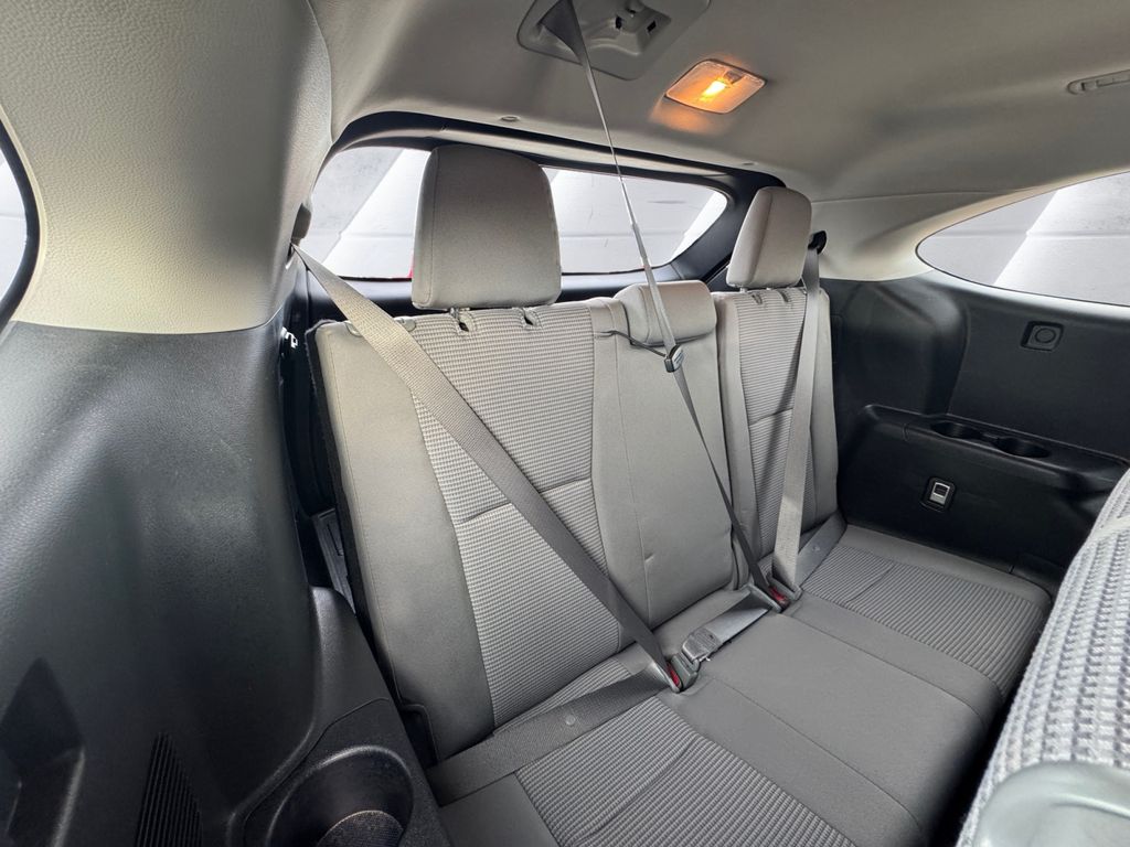 2022 Toyota Highlander L photo 16