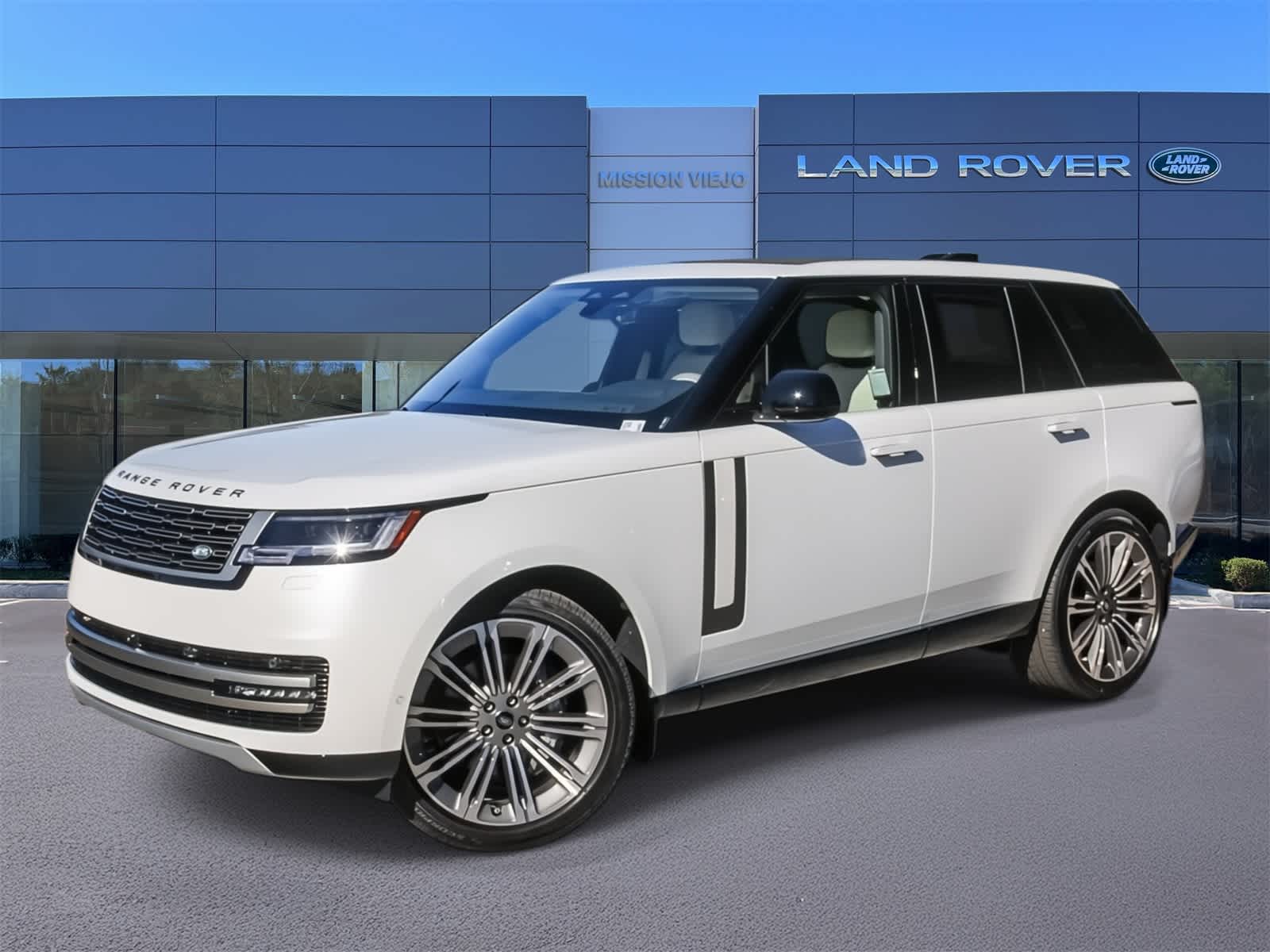 2025 Land Rover Range Rover SE's photo