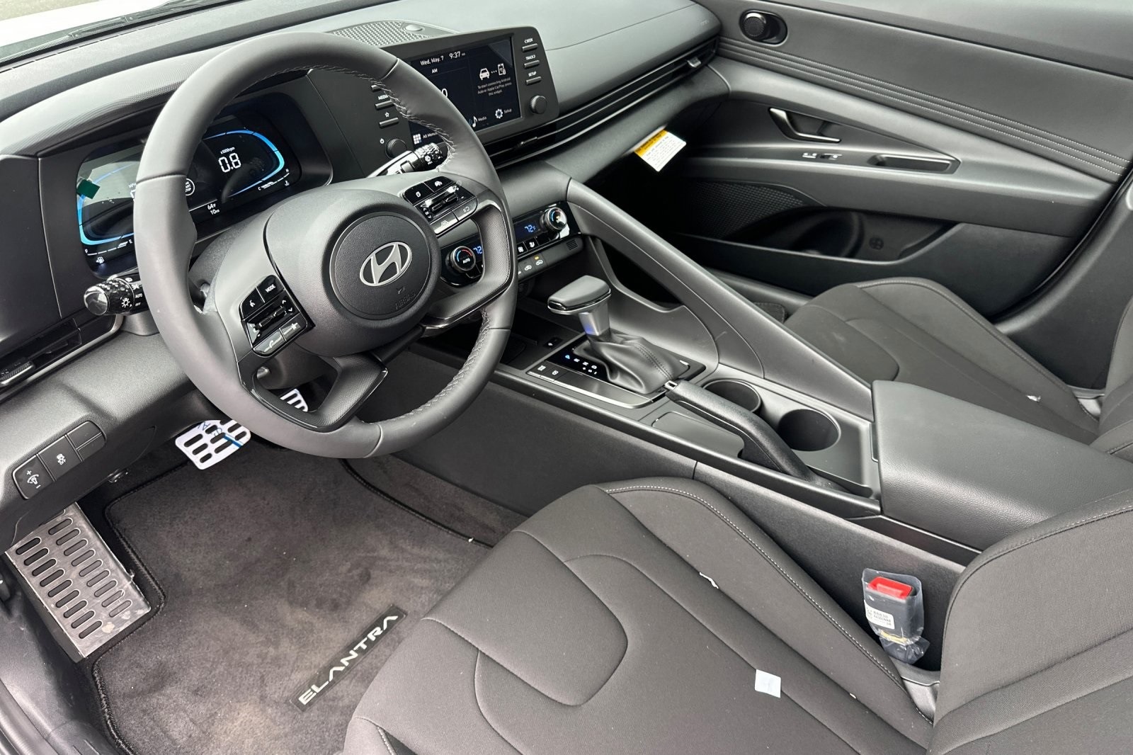2025 Hyundai Elantra SEL Sport photo 9