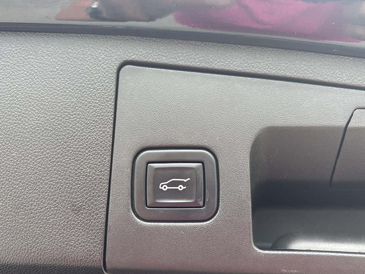 2022 Cadillac XT4 Premium Luxury photo 22