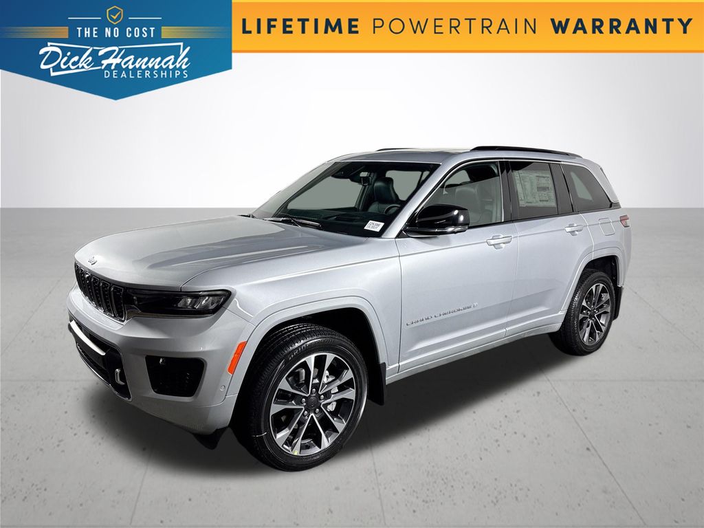 2025 Jeep Grand Cherokee Overland's photo