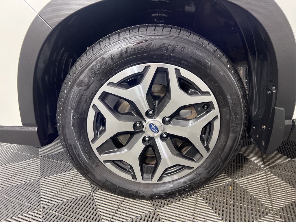 2022 Subaru Forester Premium photo 13