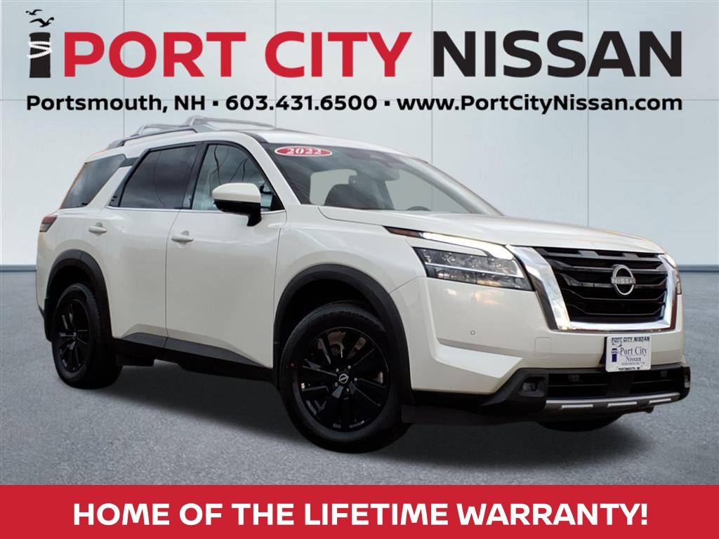 2022 Nissan Pathfinder SL's photo