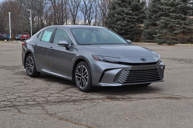 2026 Toyota Camry XLE's photo