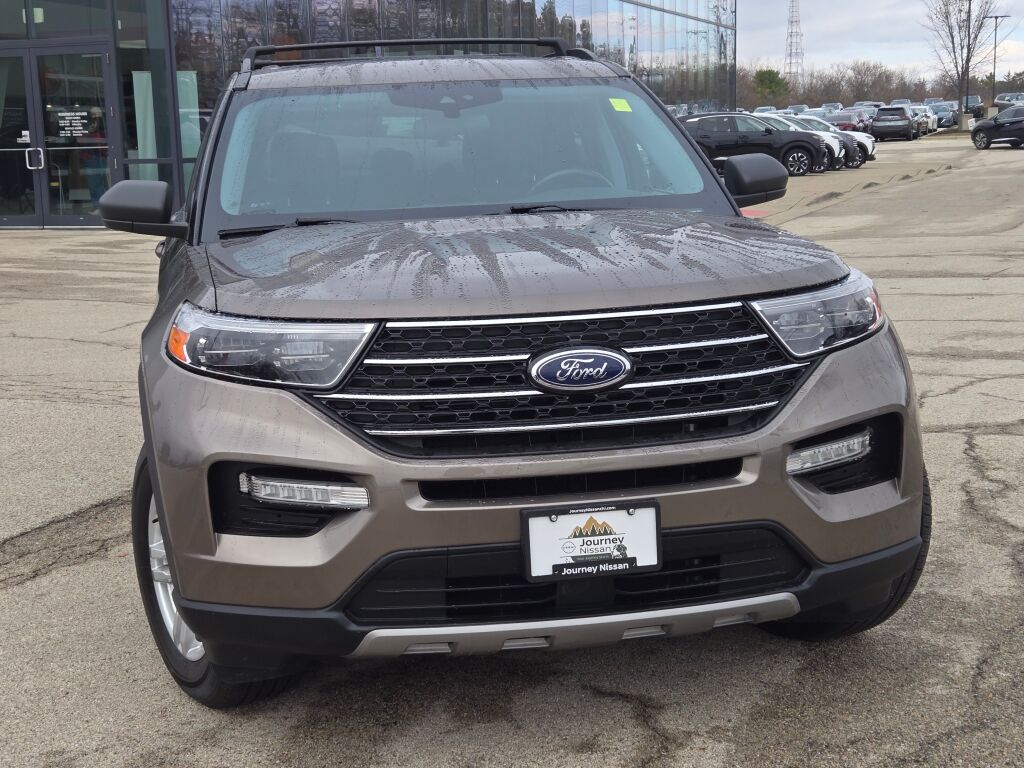 2021 Ford Explorer XLT photo 3