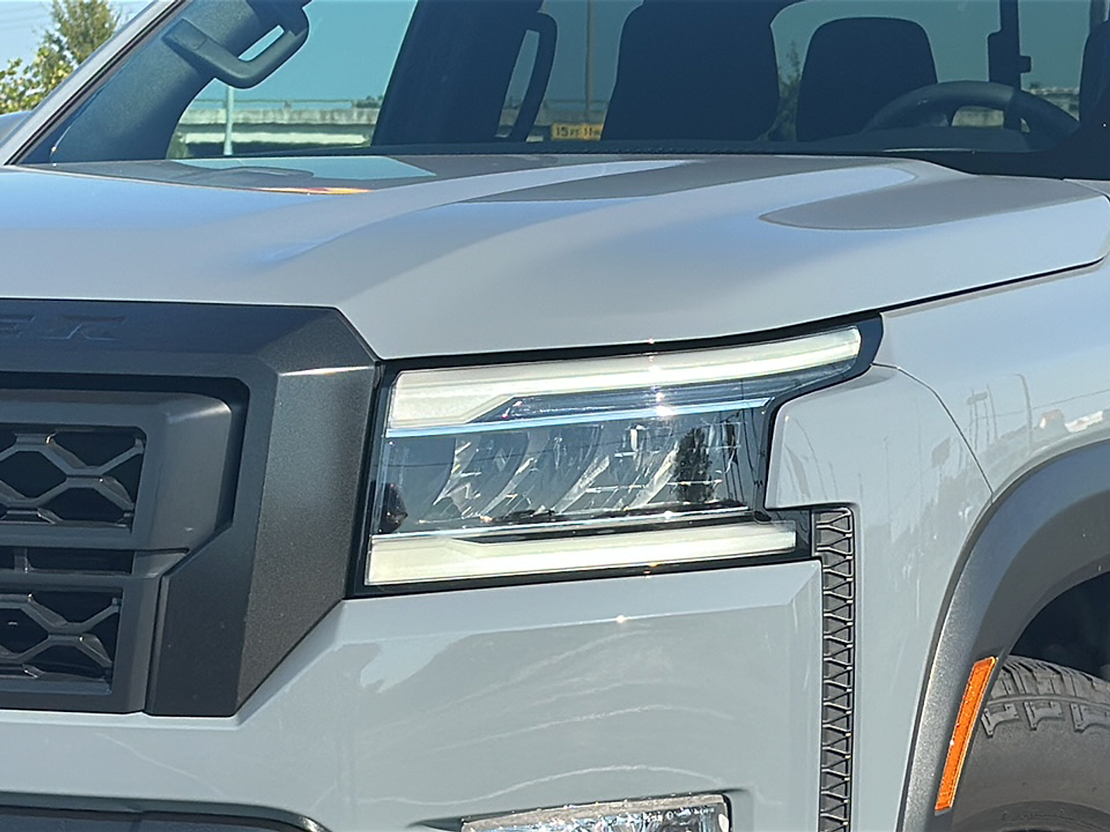 2024 Nissan Frontier Crew Cab PRO-X photo 2