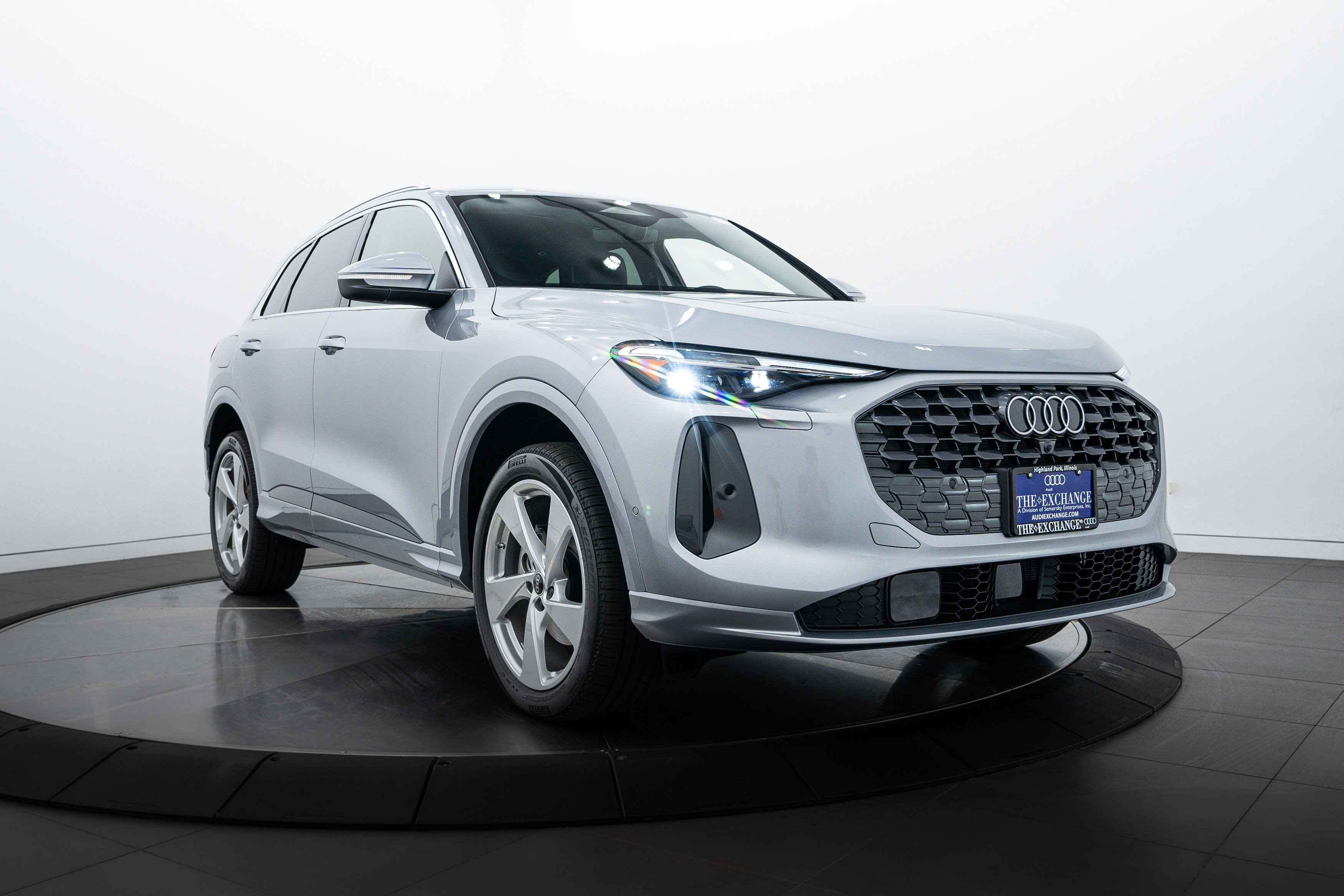 2025 Audi Q5 Premium Plus photo 2