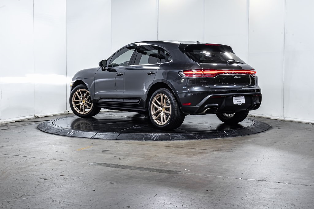 2023 Porsche Macan T photo 3