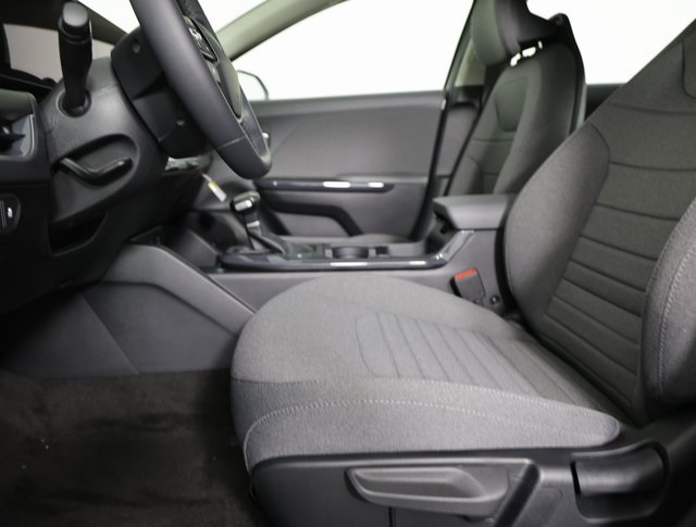2025 Kia K4 EX photo 10