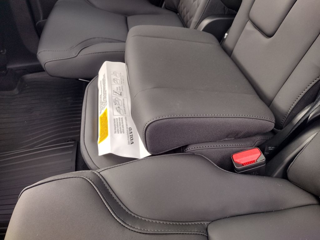 2026 VOLVO XC90 - Image 18