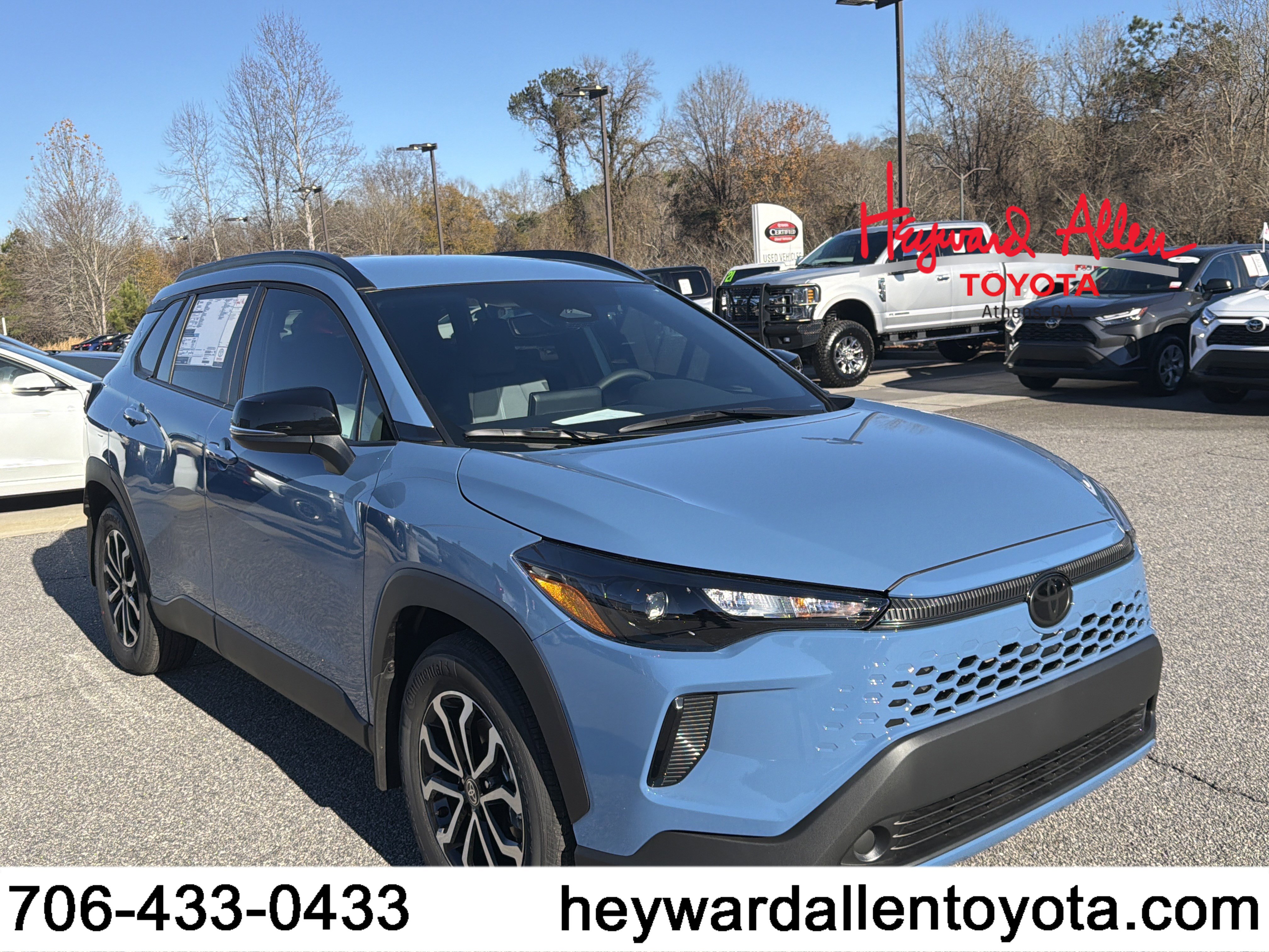 2026 Toyota Corolla Cross SE's photo