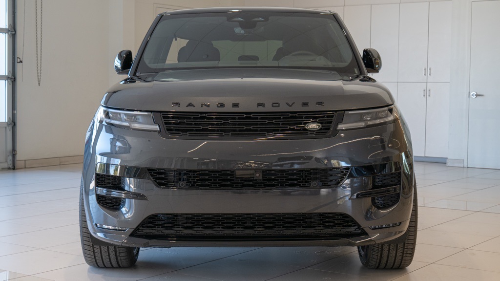 2025 Land Rover Range Rover Sport SE photo 2