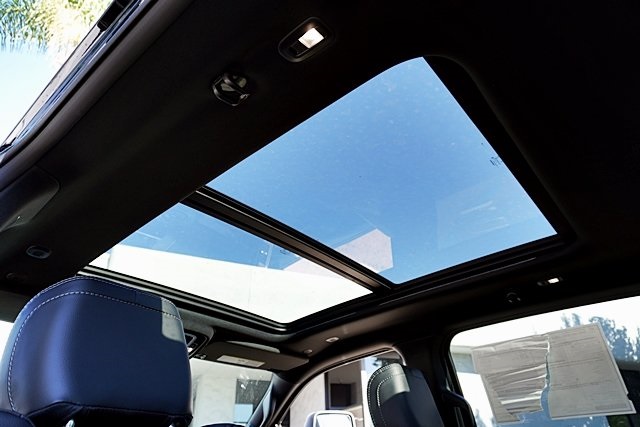 New 2026 Diamond Black Crystal Pearl-Coat Exterior Paint RAM Rebel image 26