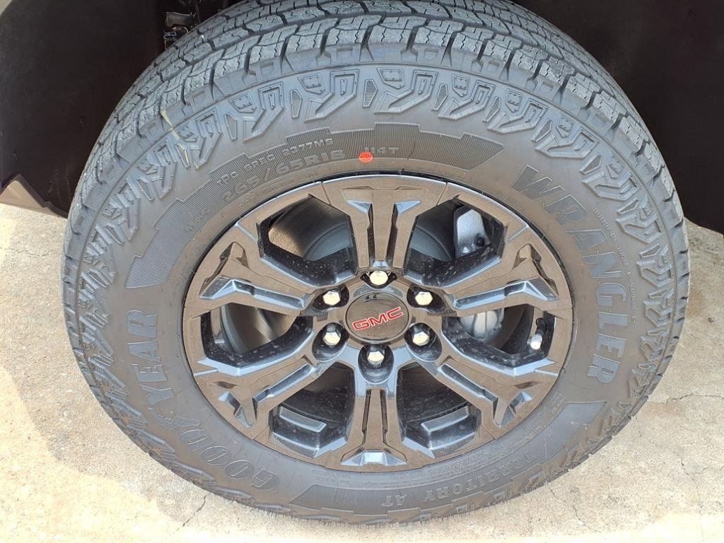 New 2025 Onyx Black GMC Elevation image 9