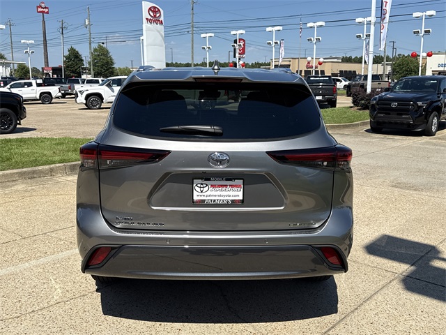 2025 Toyota Highlander Limited photo 4