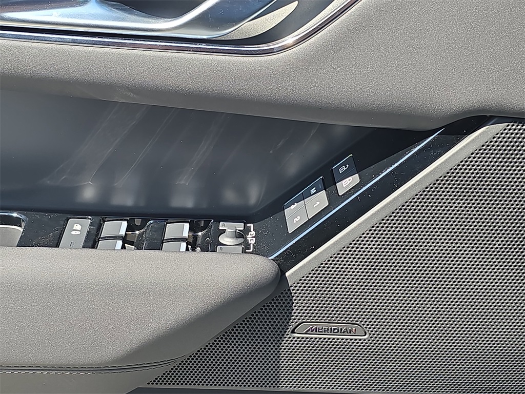 2026 Land Rover Range Rover Velar P250 S photo 23