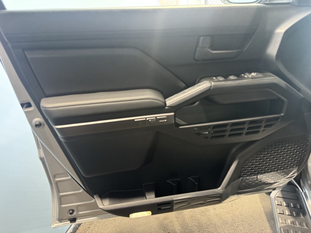 2025 Toyota 4Runner photo 24