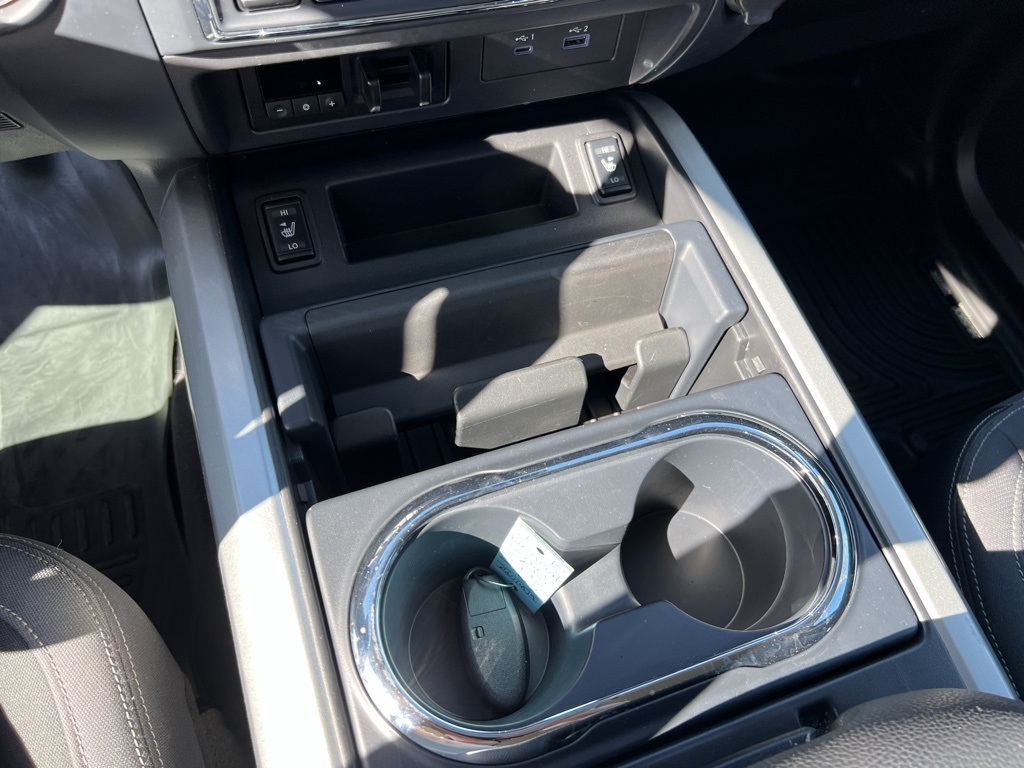 2023 Nissan Titan SV photo 22