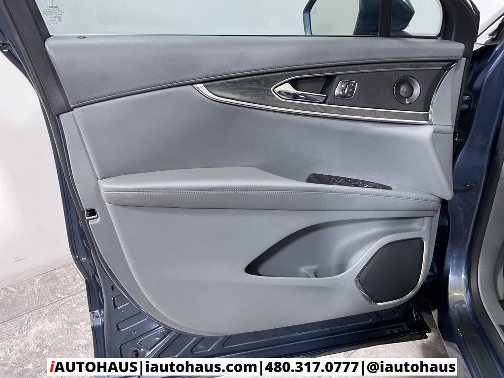2019 Lincoln Nautilus Reserve photo 26