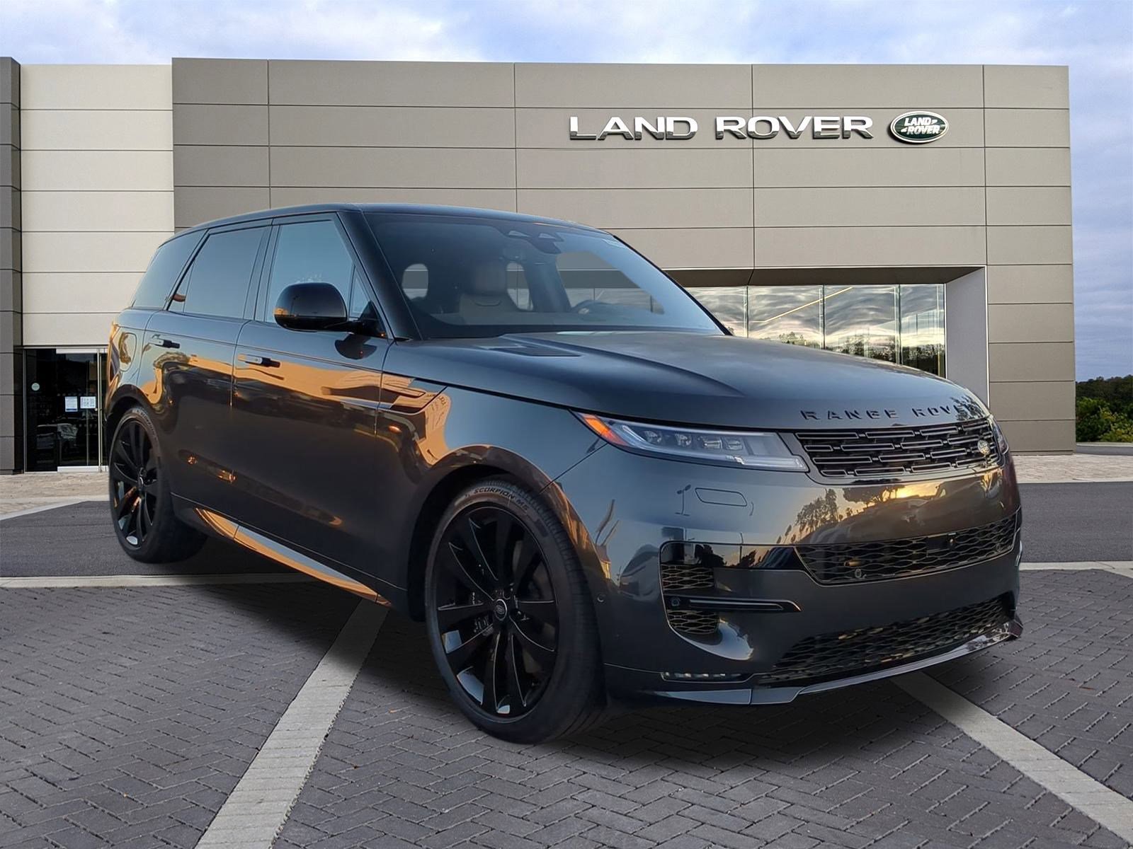 2025 Land Rover Range Rover Sport SE photo 3
