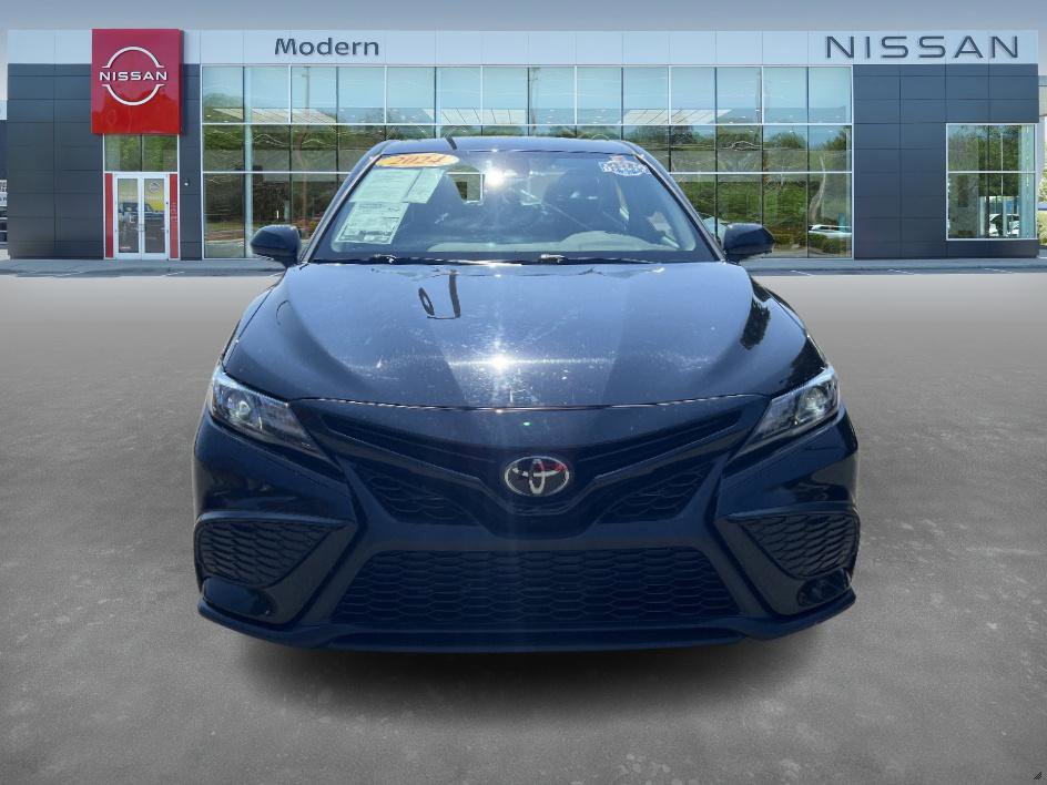 2024 Toyota Camry SE photo 2