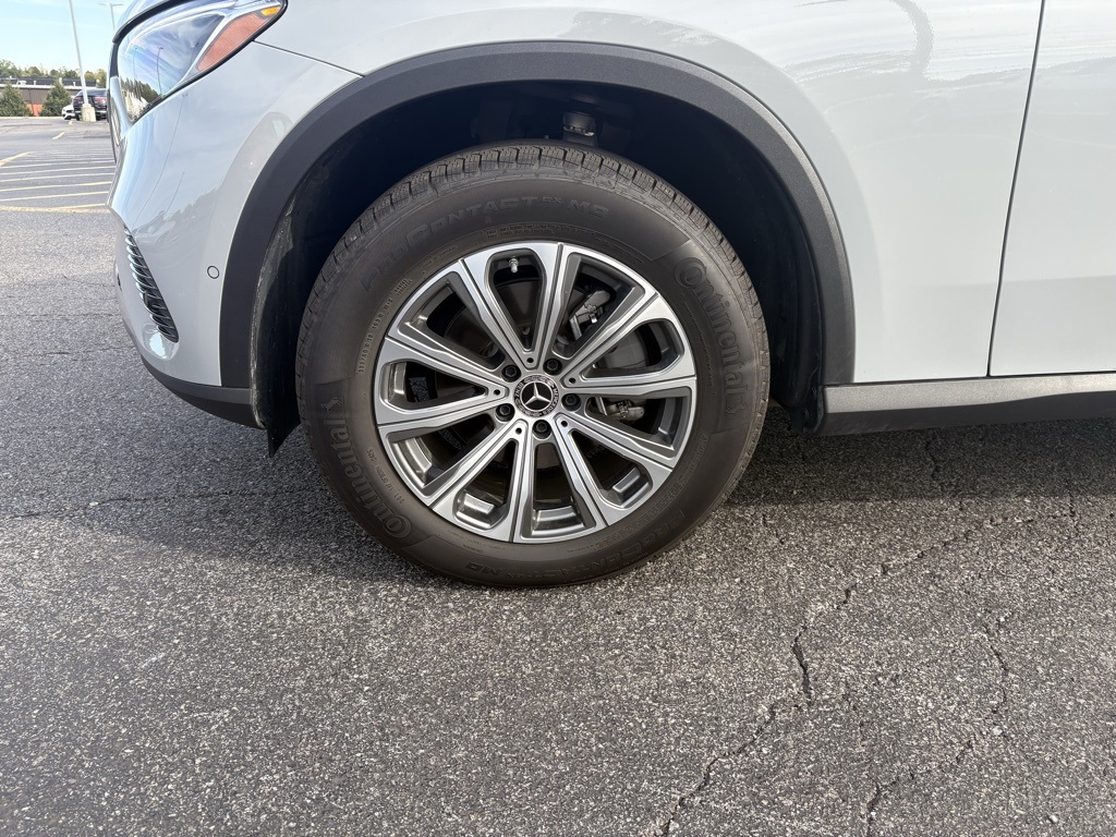 2025 Mercedes Benz GLC 300 4MATIC photo 4