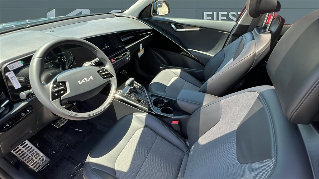 2025 Kia Niro EX Touring photo 16