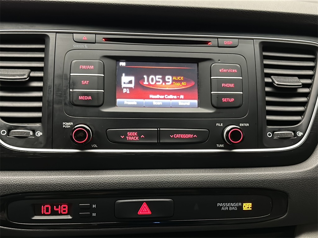 2015 Kia Sedona LX photo 19