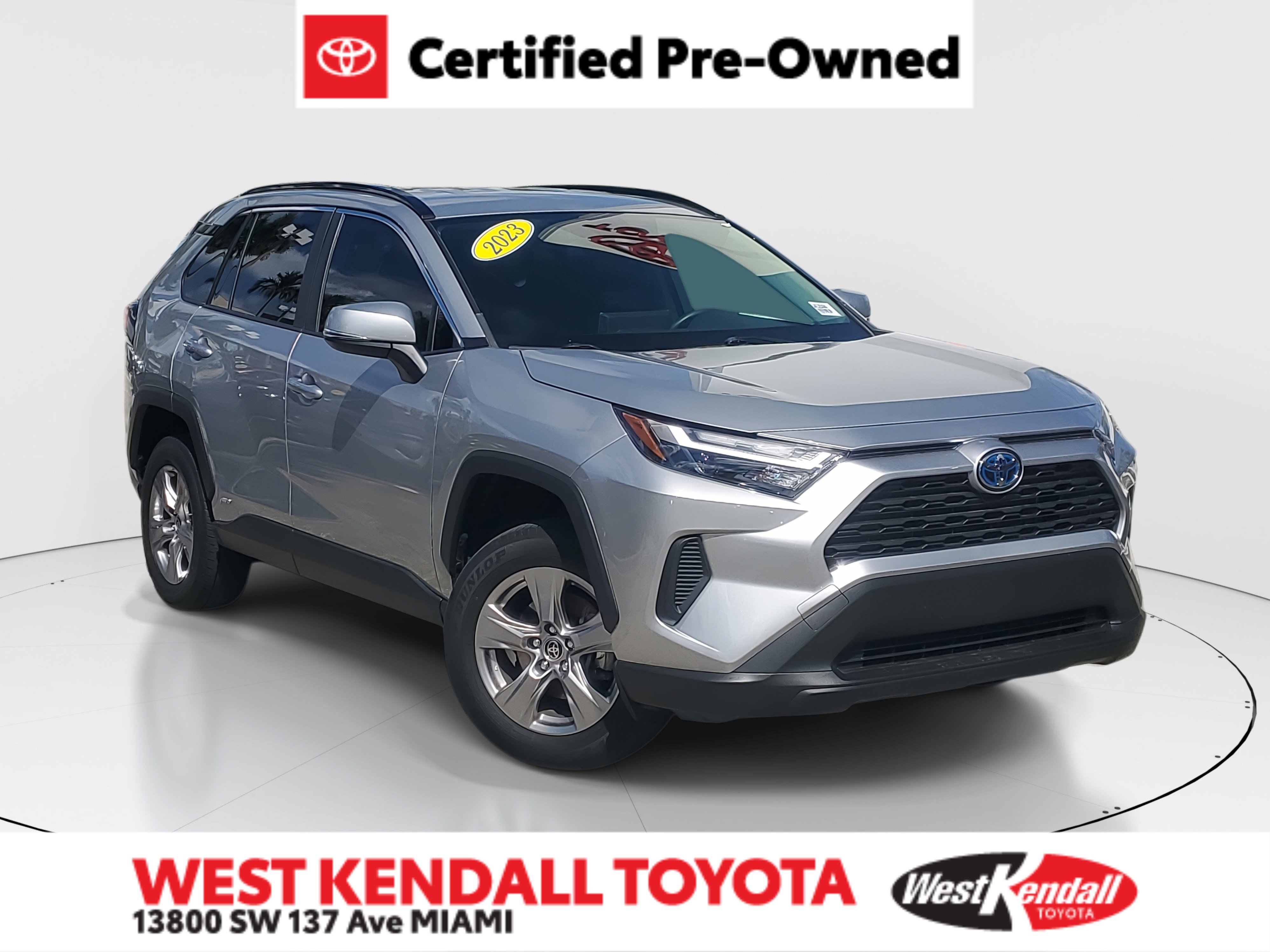 2023 Toyota RAV4 XLE's photo