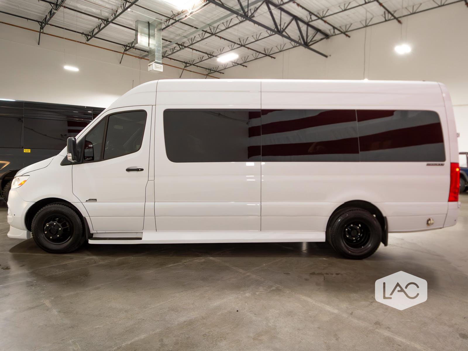 2021 Mercedes Benz Sprinter Crew Van photo 14