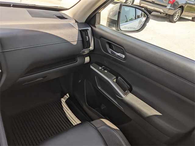 2022 Nissan Pathfinder SL photo 10