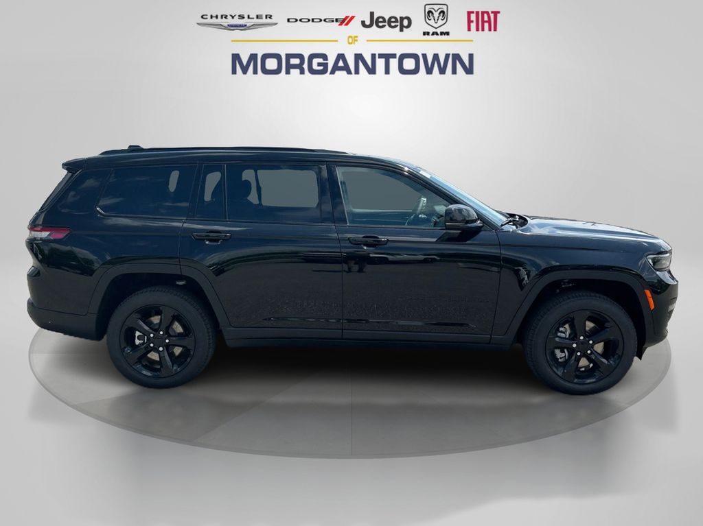 2025 Jeep Grand Cherokee Limited photo 3