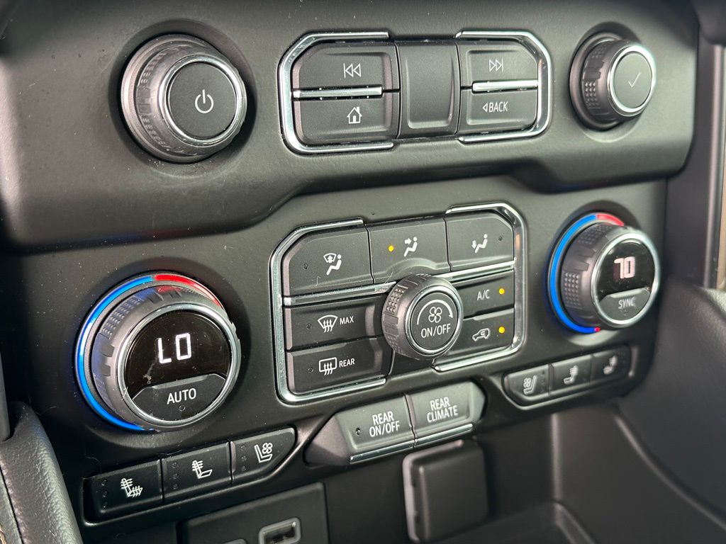 2021 Chevrolet Tahoe High Country photo 19