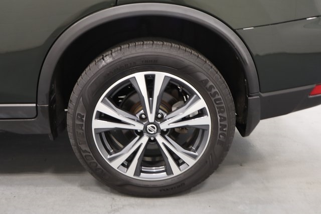 2019 Nissan Rogue SV photo 23