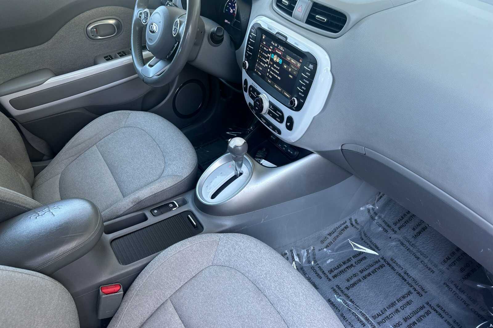 2015 Kia Soul EV Base photo 15