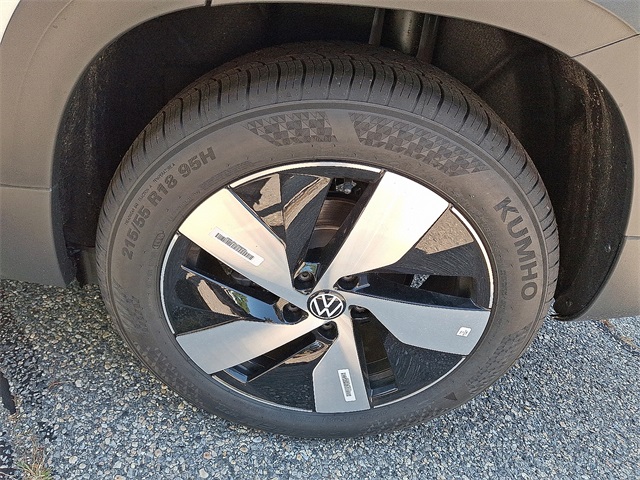 2025 Volkswagen Taos S photo 4