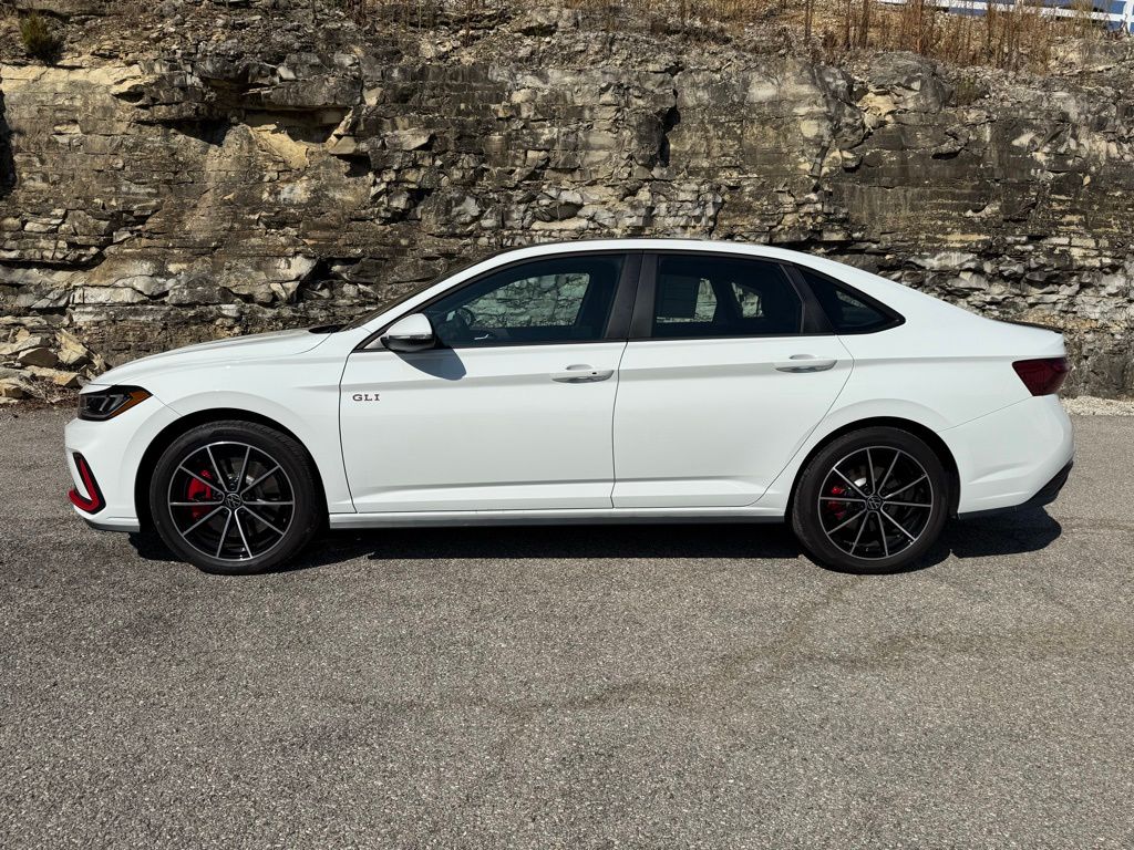 2025 Volkswagen Jetta GLI 2.0T Autobahn photo 3