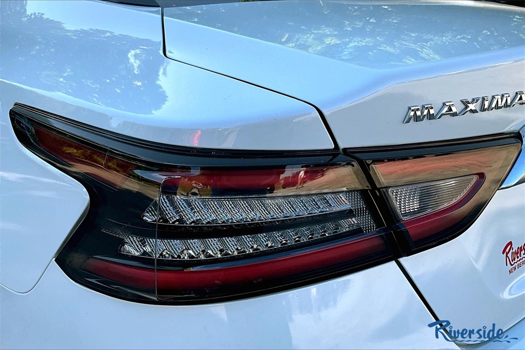 2023 Nissan Maxima SV photo 22