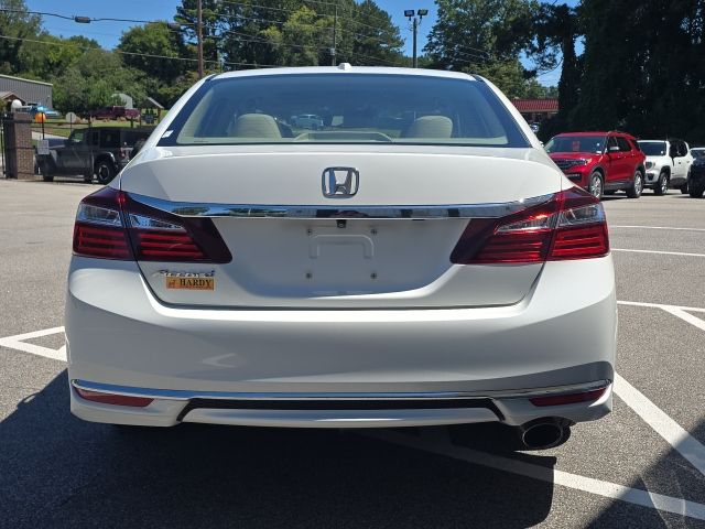 2017 Honda Accord EX-L photo 4