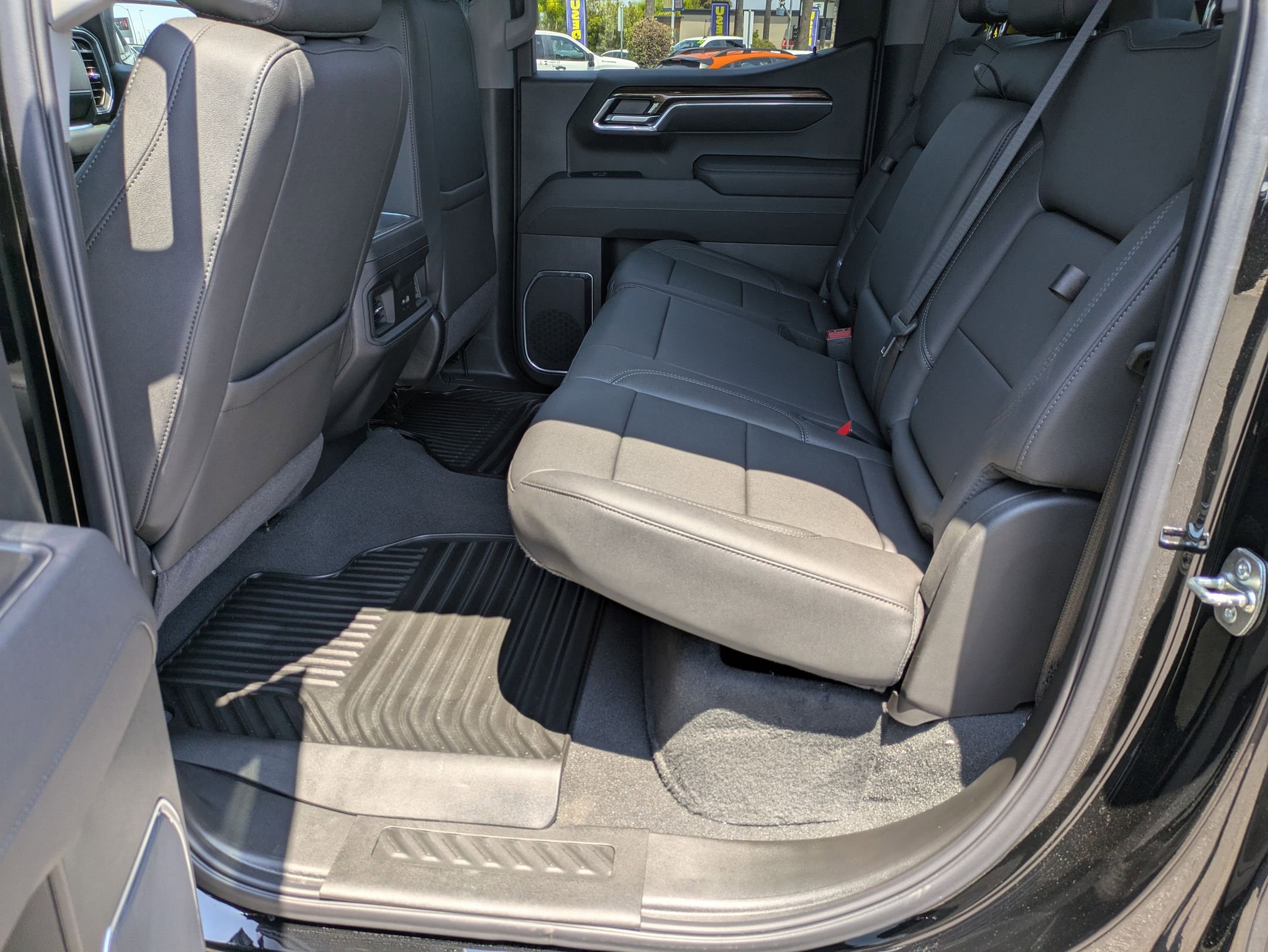 2025 Chevrolet Silverado 1500 RST photo 9