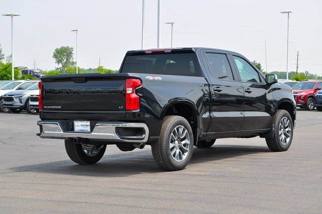2025 Chevrolet Silverado 1500 LT photo 3