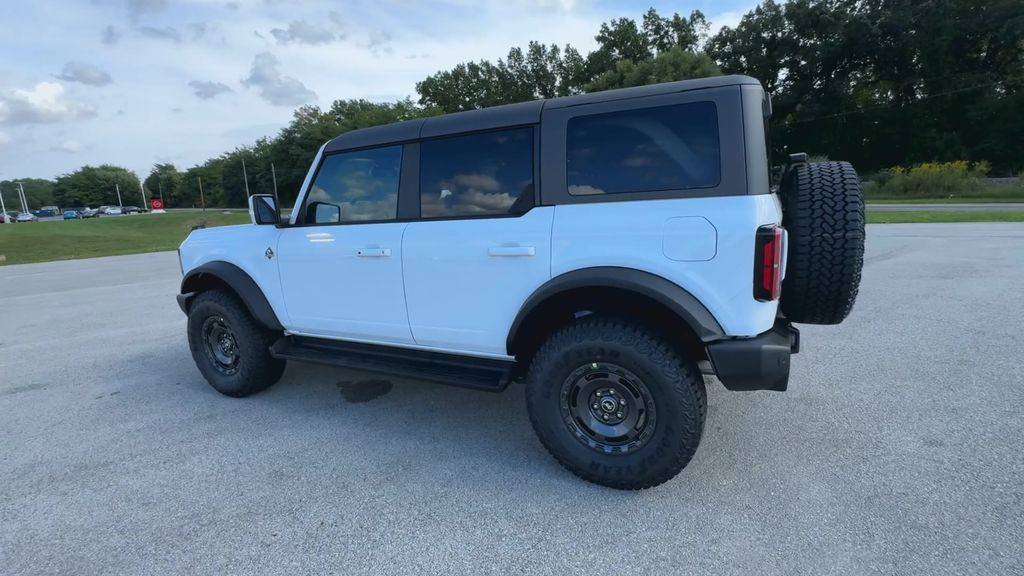 2025 Ford Bronco Outer Banks photo 6