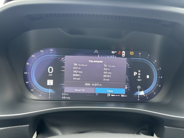 2024 Volvo XC40 Plus photo 4
