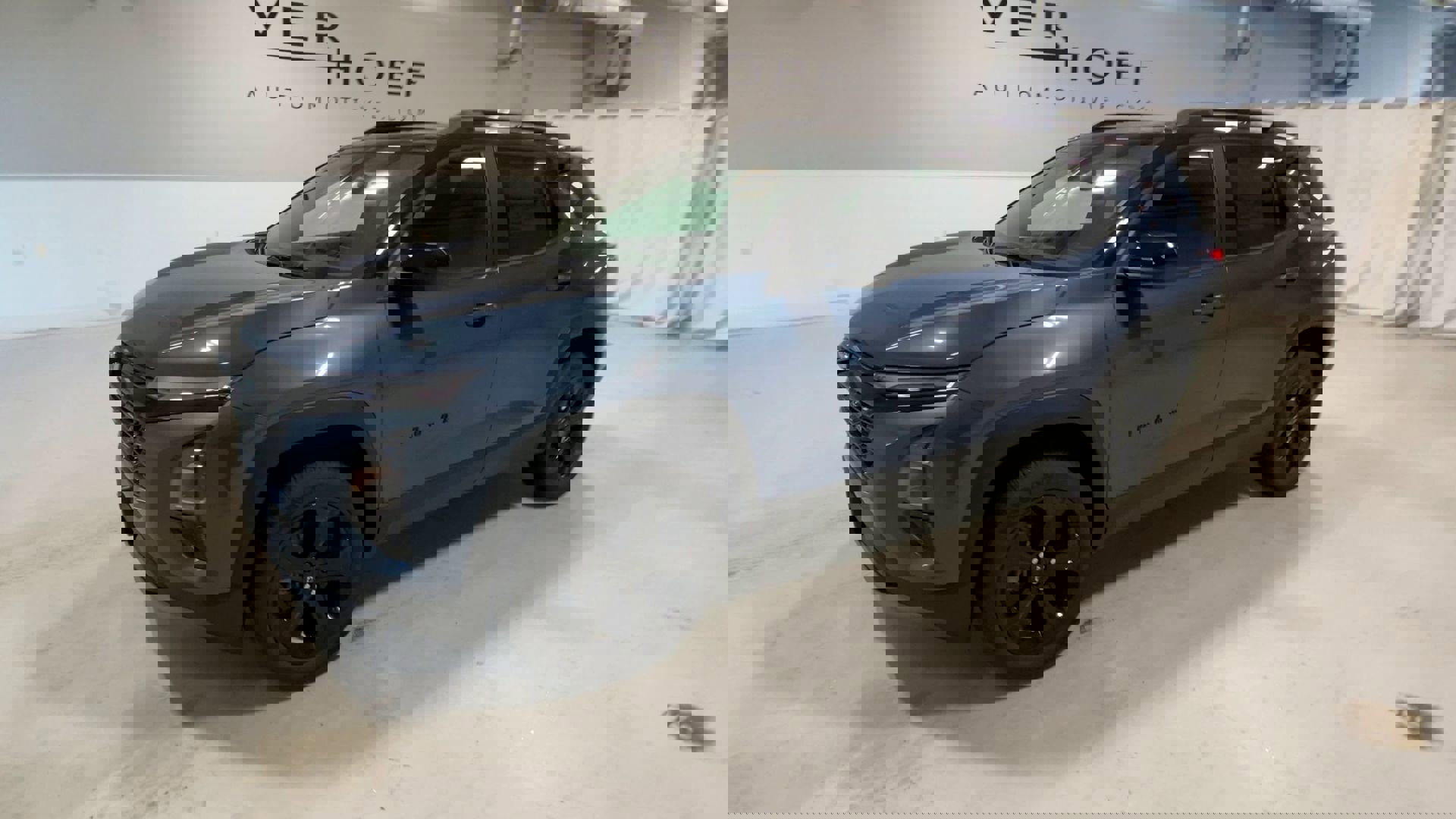 2026 Chevrolet Equinox LT photo 3