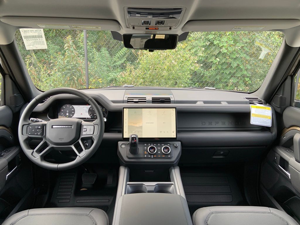 2026 Land Rover Defender 110 S photo 18