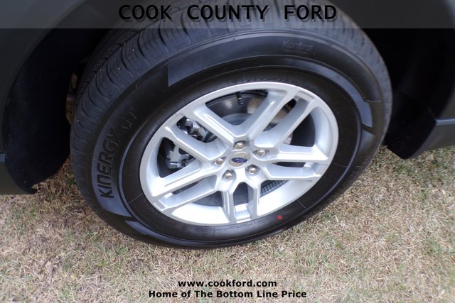 2025 Ford Explorer photo 9