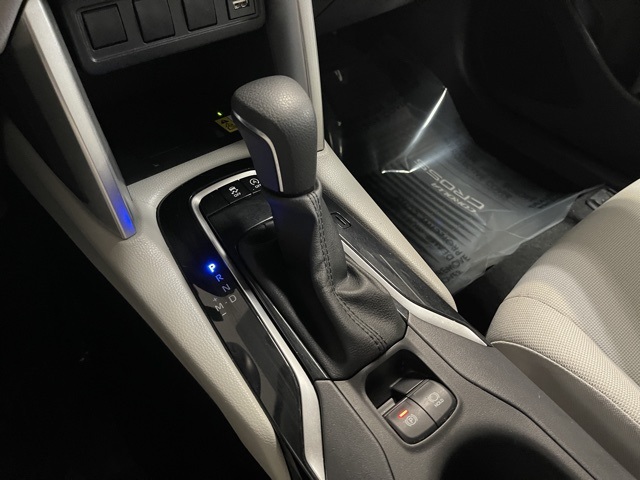 2022 Toyota Corolla Cross LE photo 27