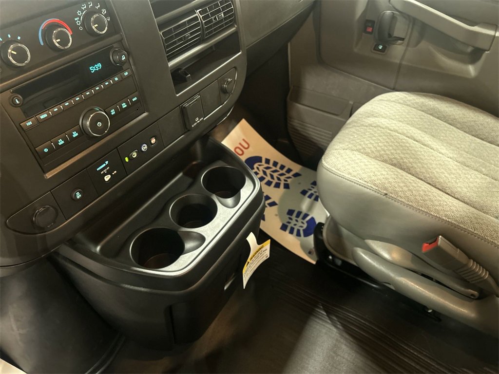 2025 Chevrolet Express Cargo 2500 photo 17